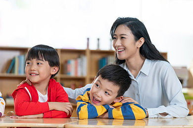 黄色软件3.03免费下载,揭秘黄色软件3.03：免费下载的诱惑与风险并存，用户体验成关键-2