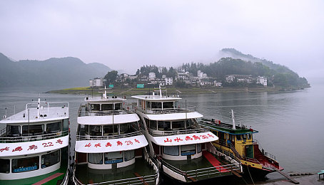 公公吃婆婆母乳几十年：母乳情深：公公与婆婆的数十年守护之旅-1