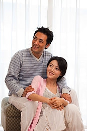 我被迫穿上裤袜被紧紧反绑,深夜噩梦：裤袜束缚下的勇敢抗争，警醒社会安全意识-1